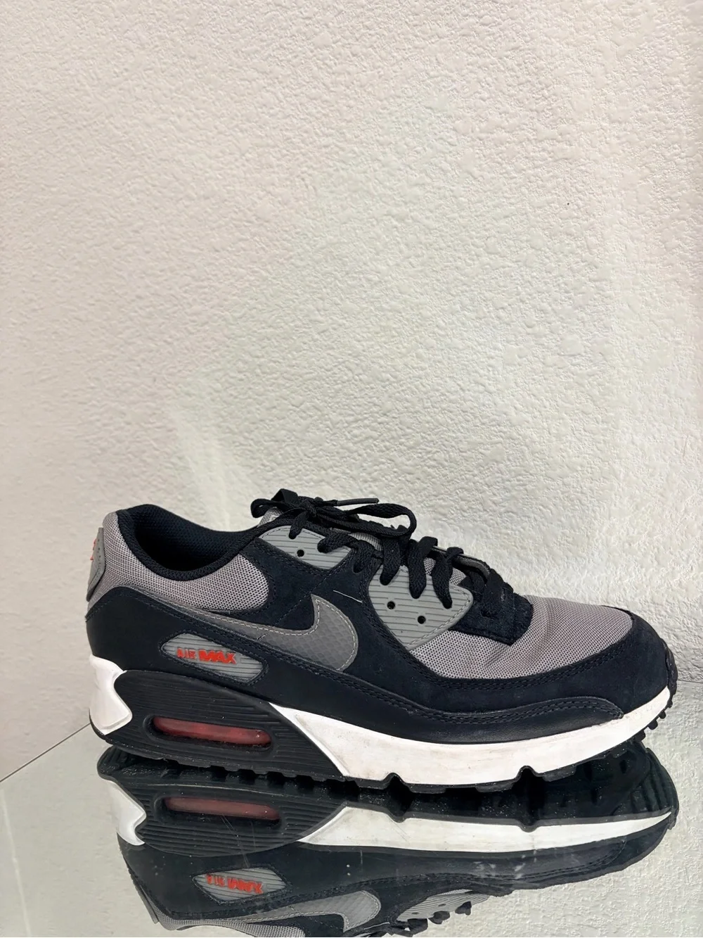 Nike airmax Men’s Black & Gray Sneakers with Red Accent